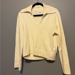Abercrombie & Fitch v neck sweater